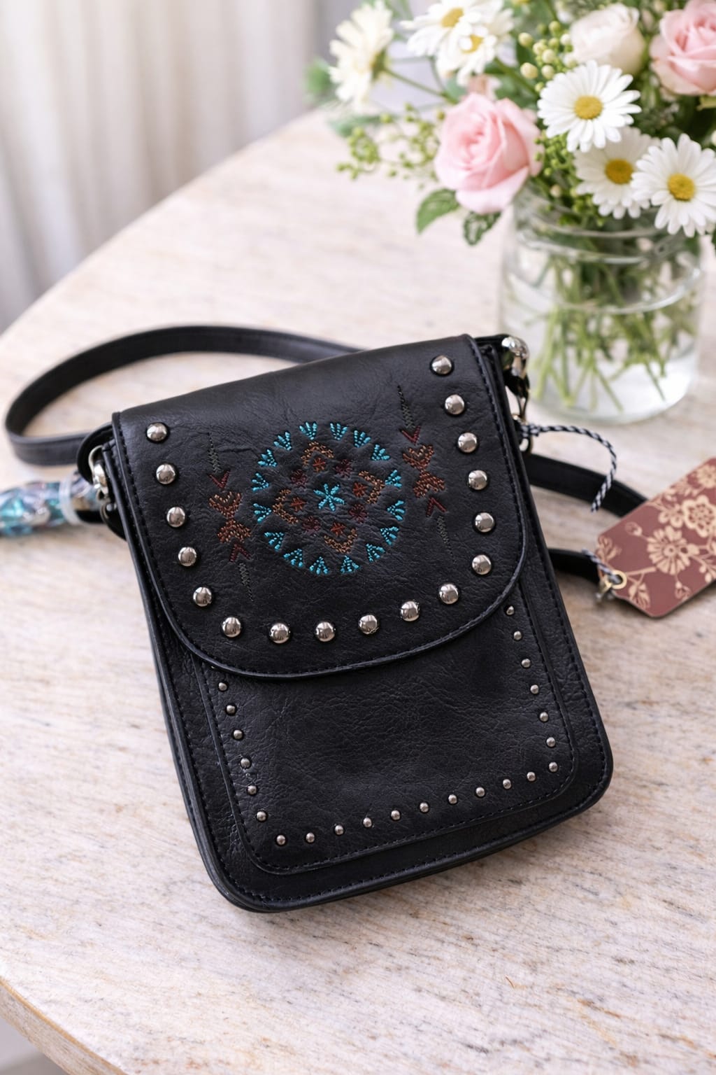 CARTERA BOHO NEGRA BORDADA