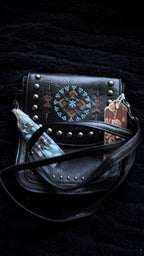 CARTERA BOHO NEGRA BORDADA