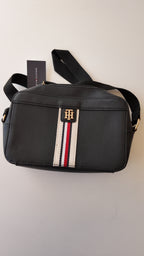 CARTERA NEGRA TOMMY HILFIGER CON FRANJA
