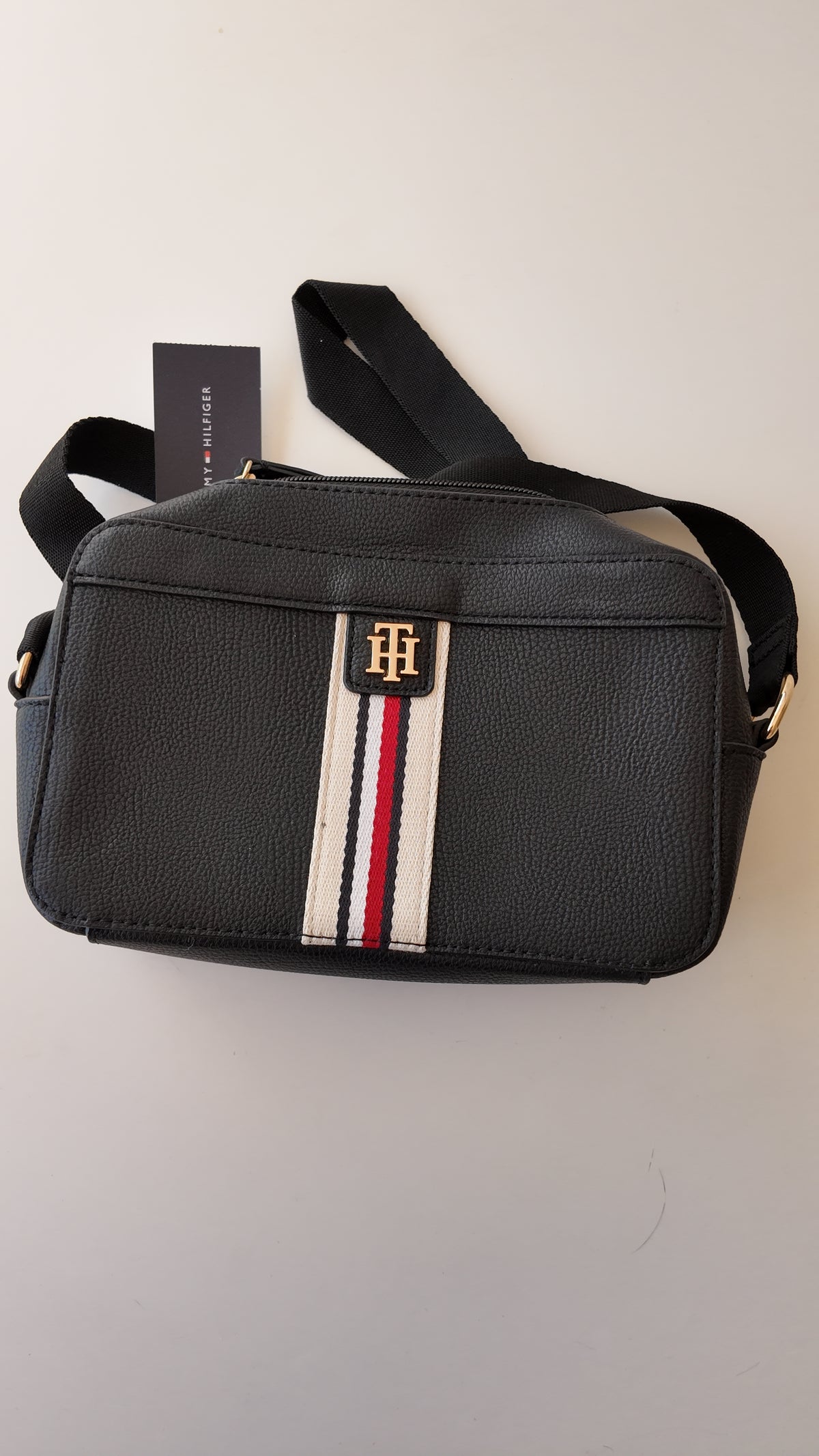 CARTERA NEGRA TOMMY HILFIGER CON FRANJA