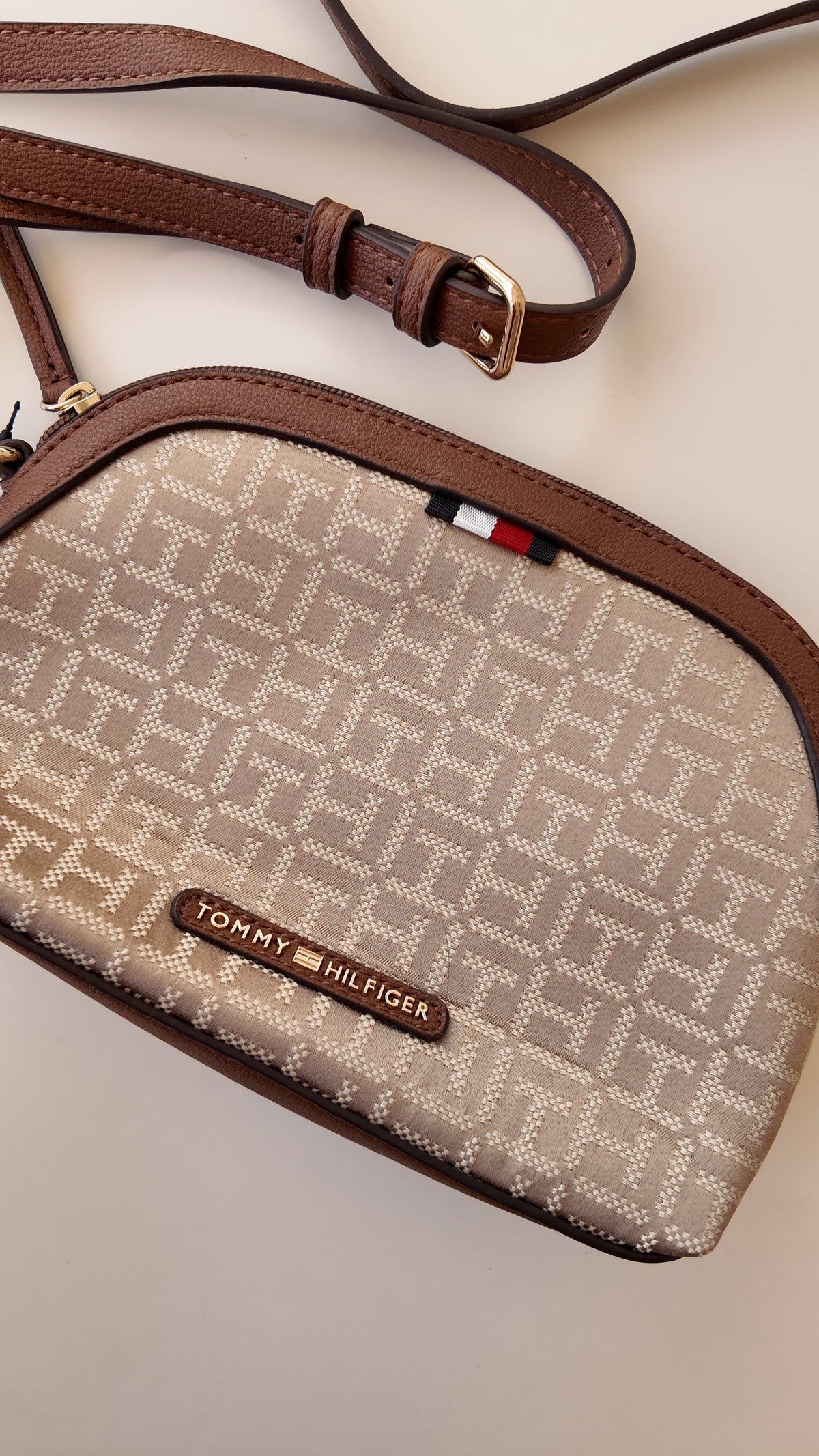 CARTERA MONOGRAMA TOMMY HILFIGER