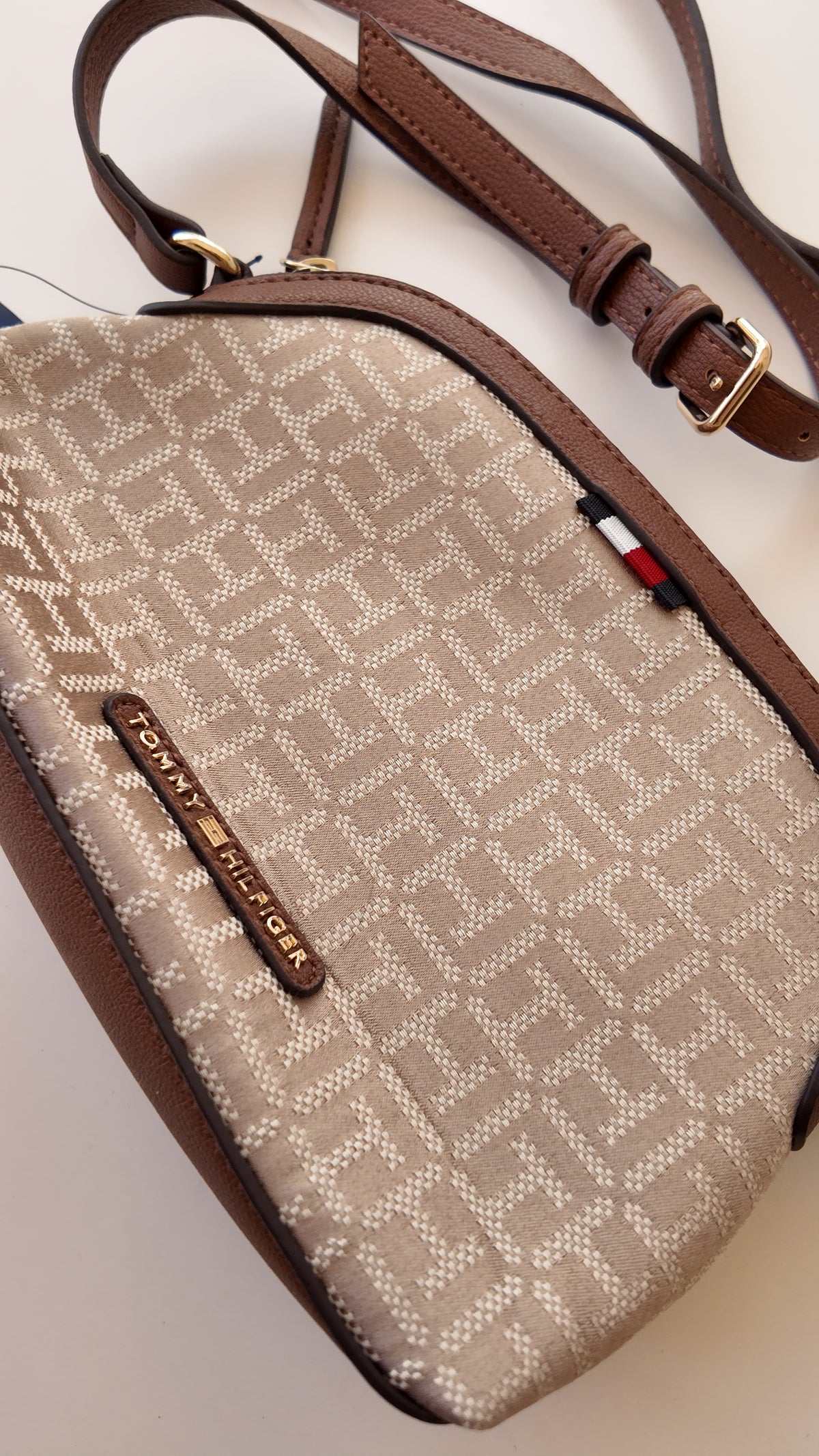 CARTERA MONOGRAMA TOMMY HILFIGER