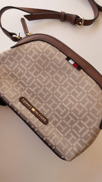 CARTERA MONOGRAMA TOMMY HILFIGER