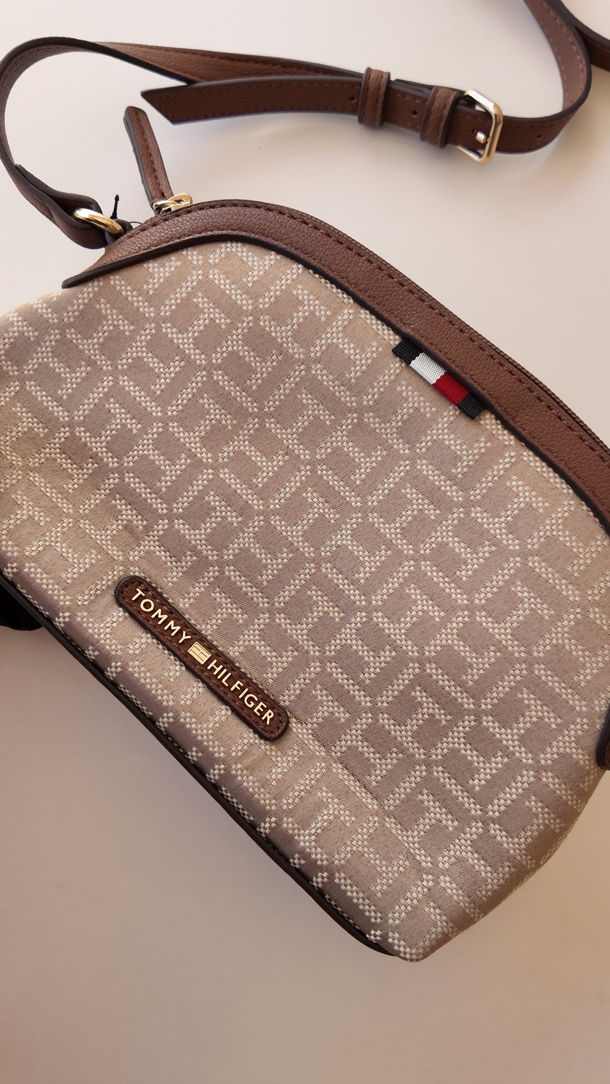 CARTERA MONOGRAMA TOMMY HILFIGER