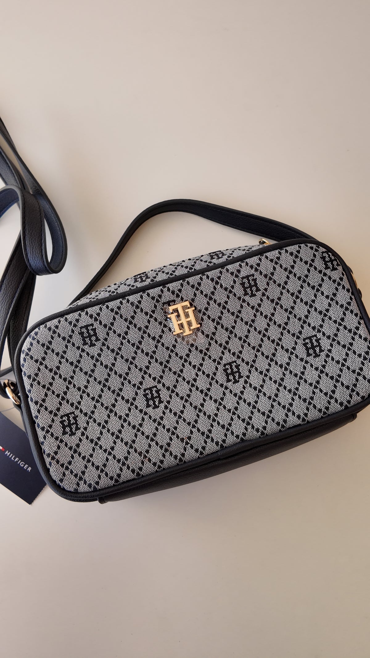 CARTERA TOMMY HILFIGER MONOGRAMA