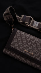 CARTERA ANNE KLEIN MONOGRAMA CAFE