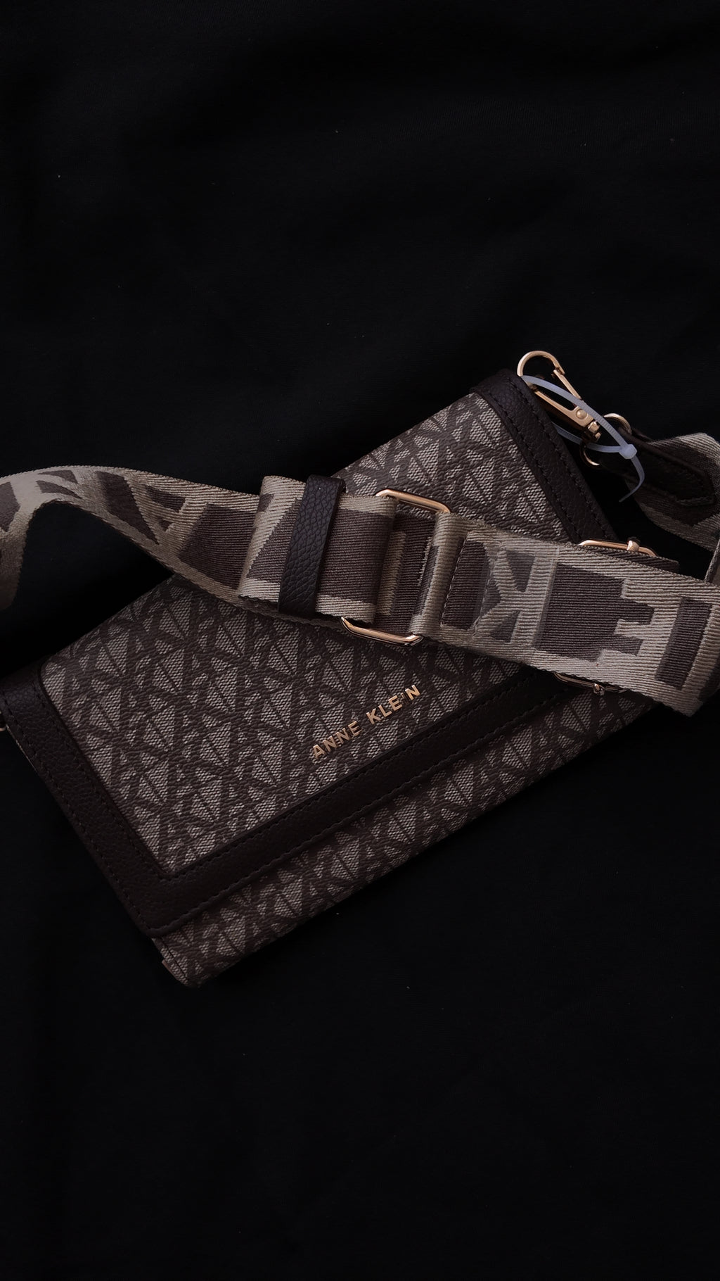 CARTERA ANNE KLEIN MONOGRAMA CAFE