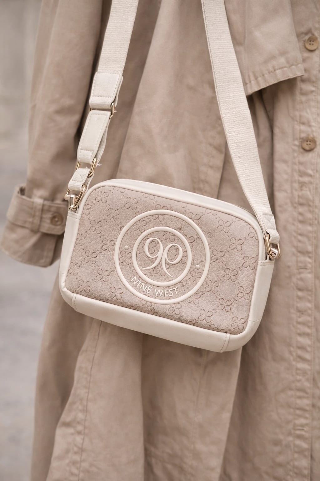 CARTERA NINE WEST BEIGE ELEGANTE